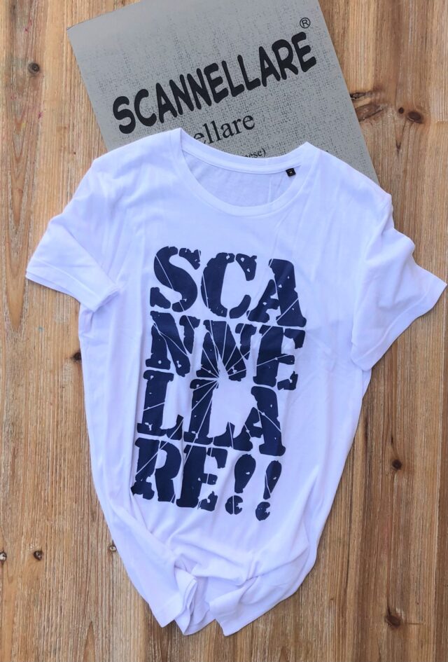 T-shirt scannellare bianca