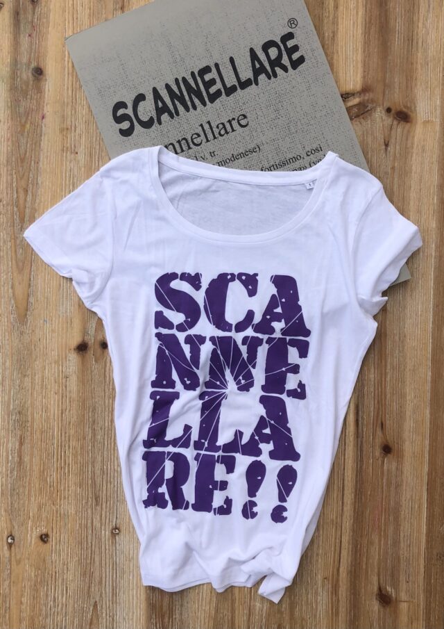 T-shirt scannellare bianca