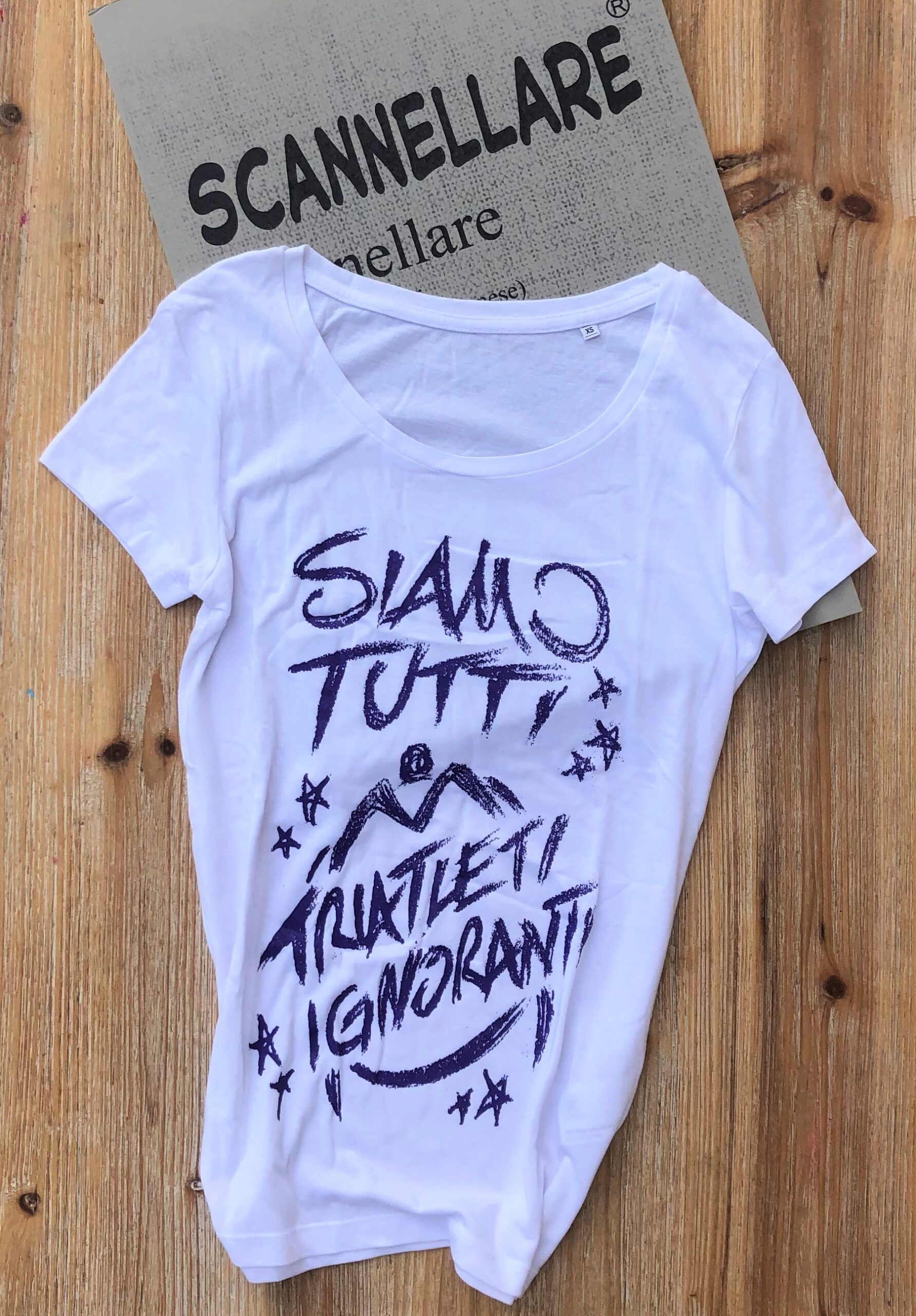 T shirt triatleti ignoranti bianca Scannellatori Seriali